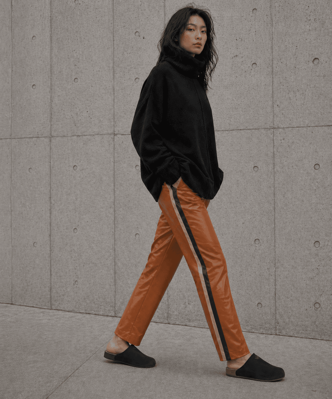 PANTALON RAYAS CUERO